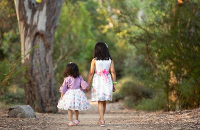 walking_hand_in_hand_at family_photos_adelaide
